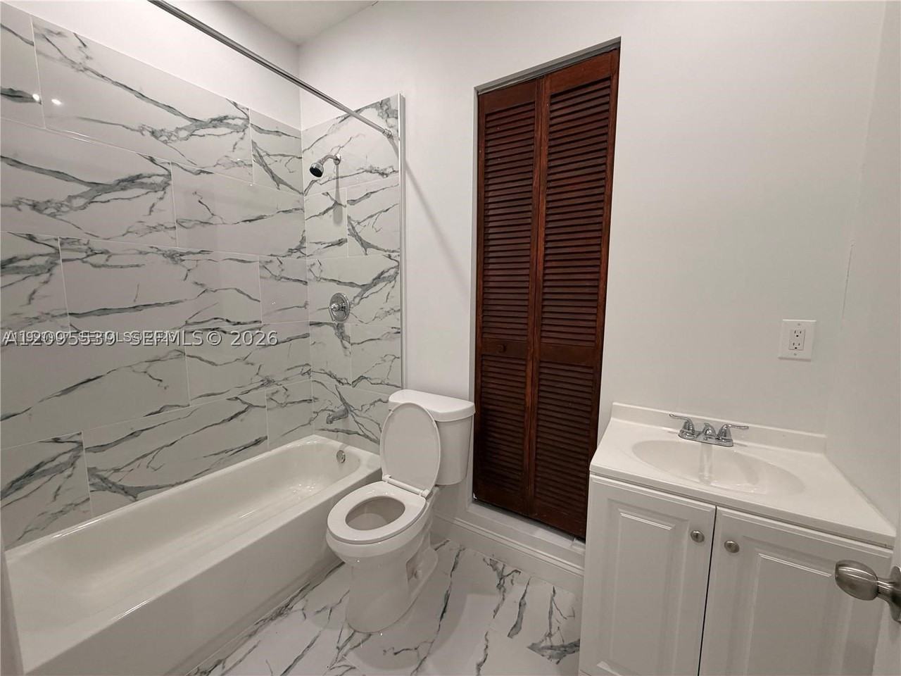 2804 Nw 7th Ct #2804 - Photo 4 of 7