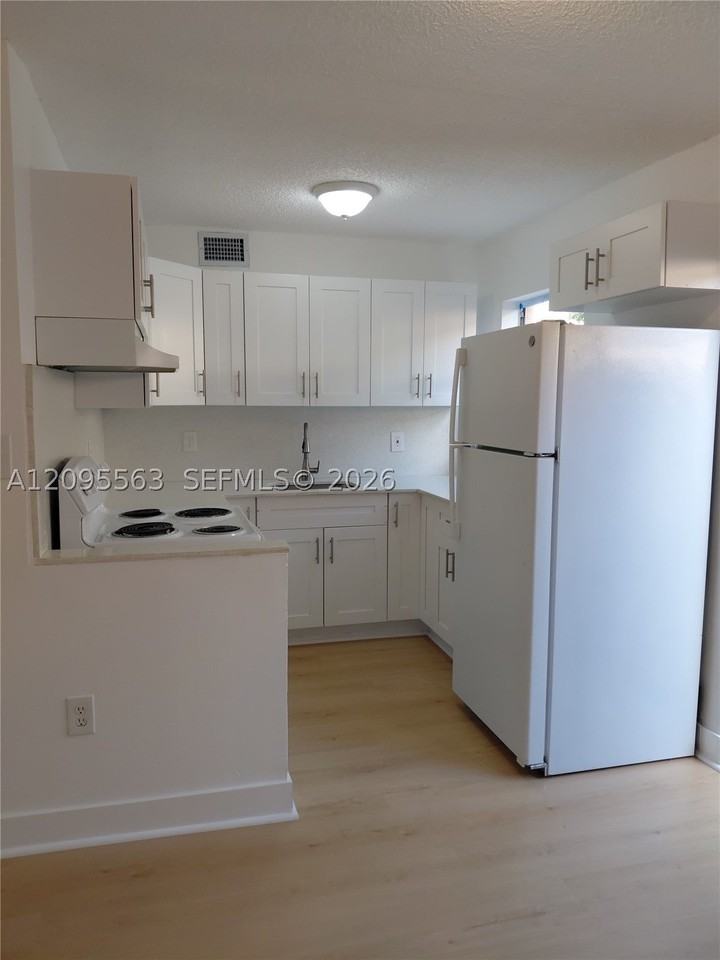 5441 W 24th Ave #11 - Photo 3 of 6