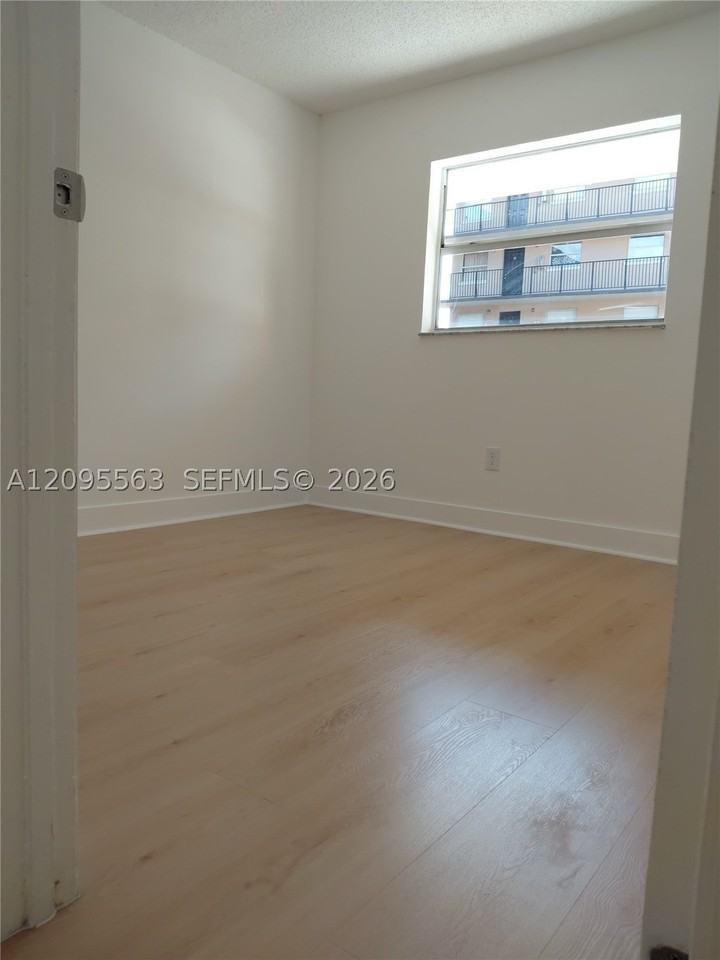 5441 W 24th Ave #11 - Photo 6 of 6