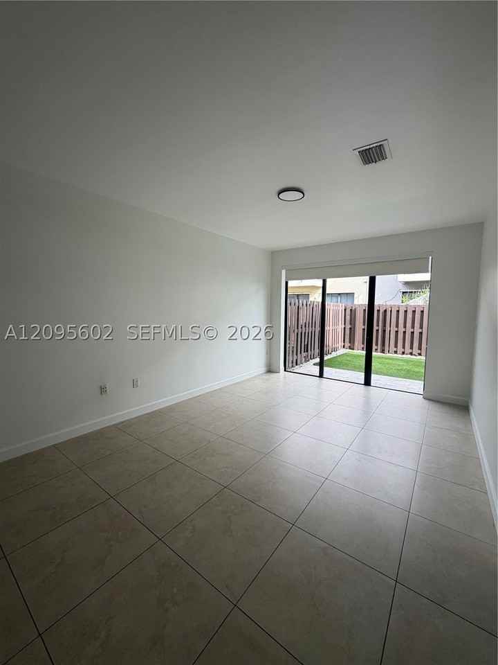 10461 Nw 61st St - Photo 3 of 15
