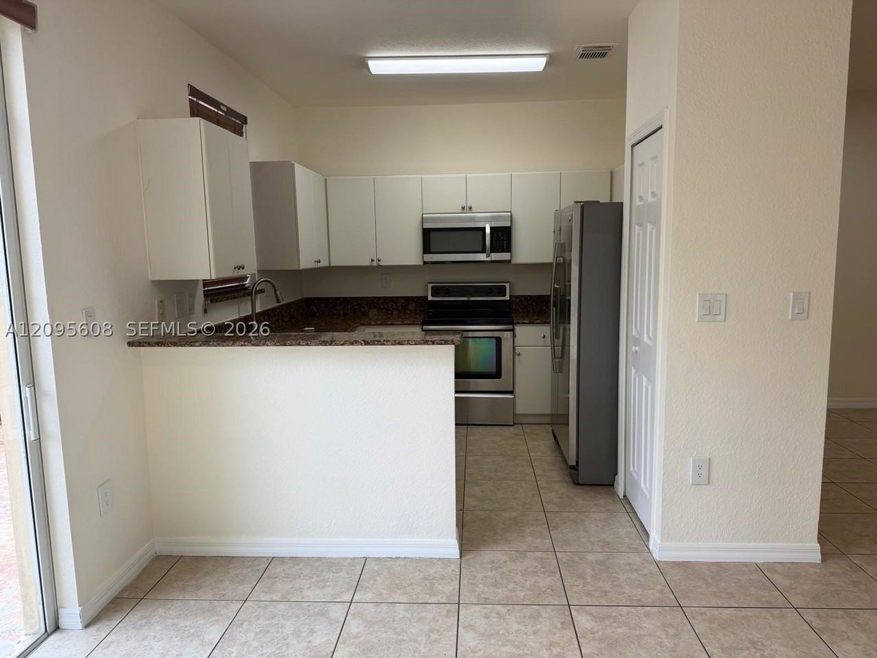11915 Sw 153rd Ct #11915 - Photo 4 of 13