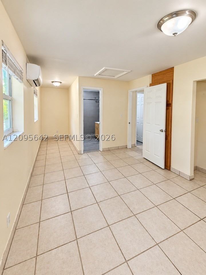 2519 Nw 62nd Ter - Photo 5 of 10
