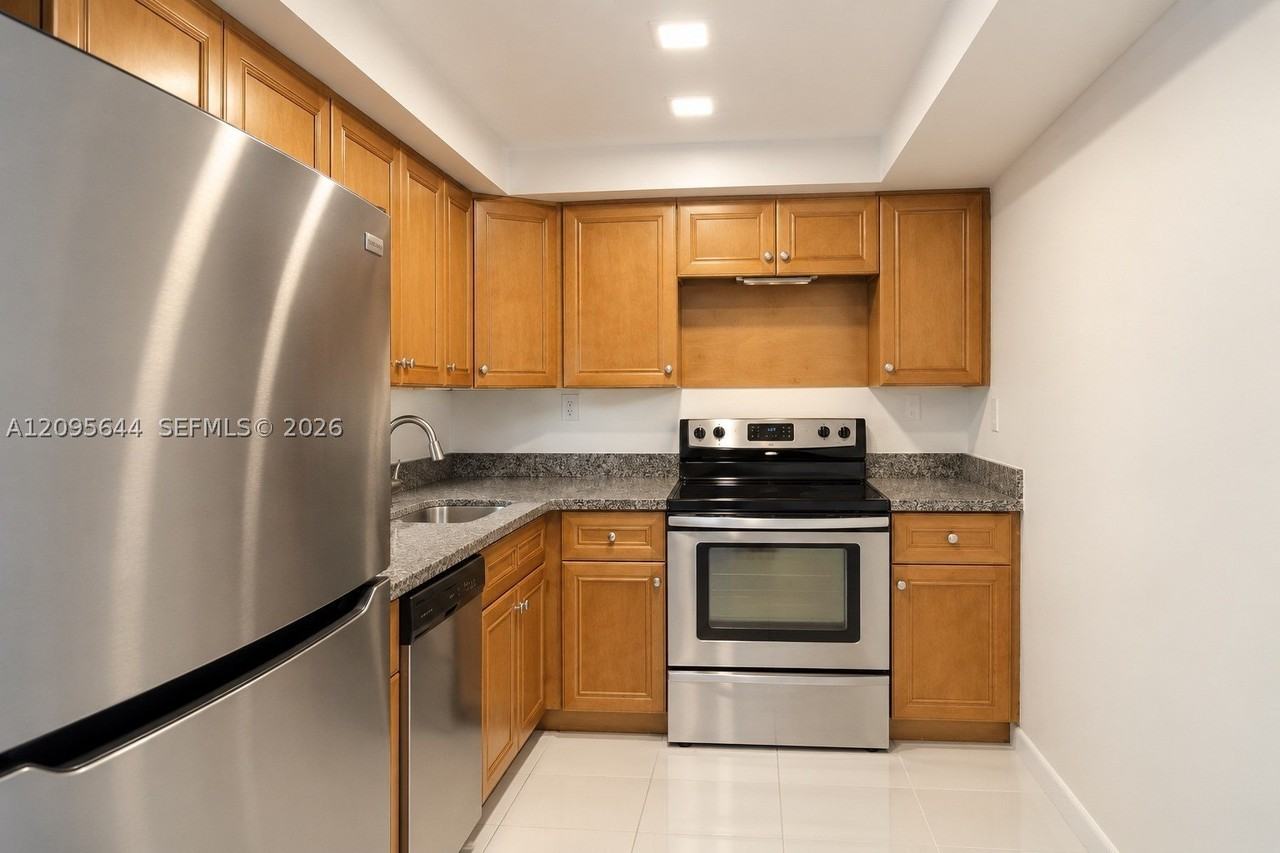 11750 Sw 18th St #416I - Photo 5 of 16