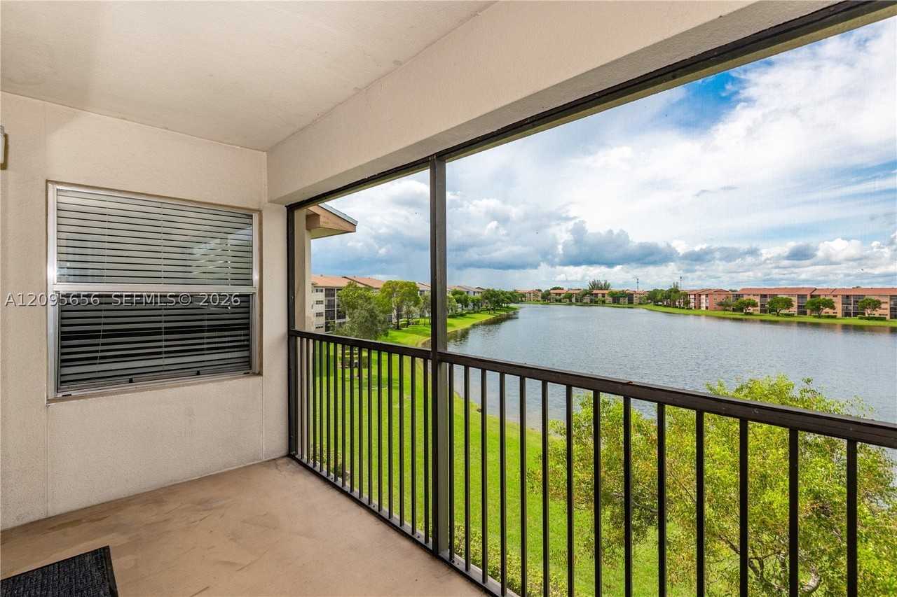 550 Sw 138th Ave #404K - Photo 3 of 30