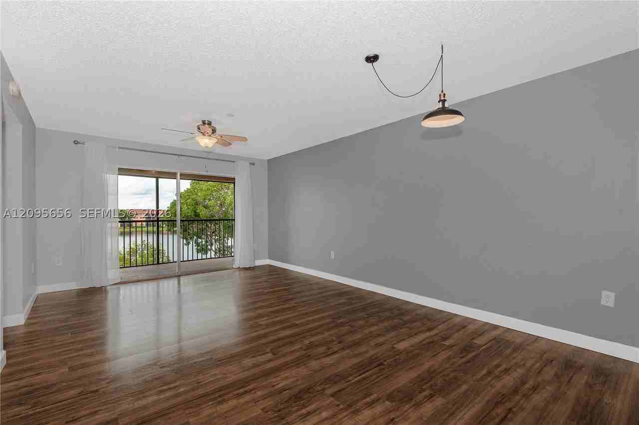 550 Sw 138th Ave #404K - Photo 7 of 30