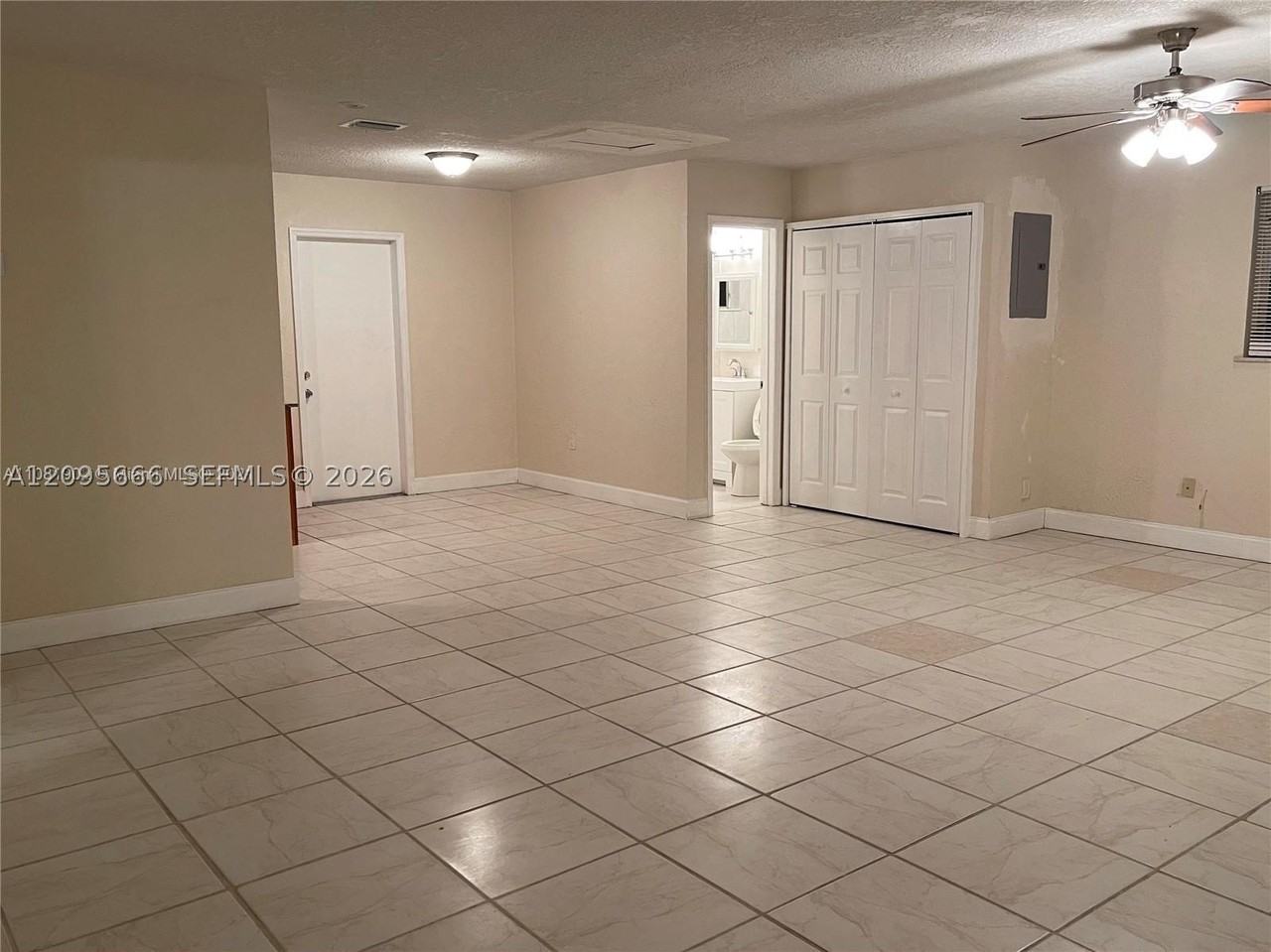 7601 Venetian St #4 - Photo 4 of 15