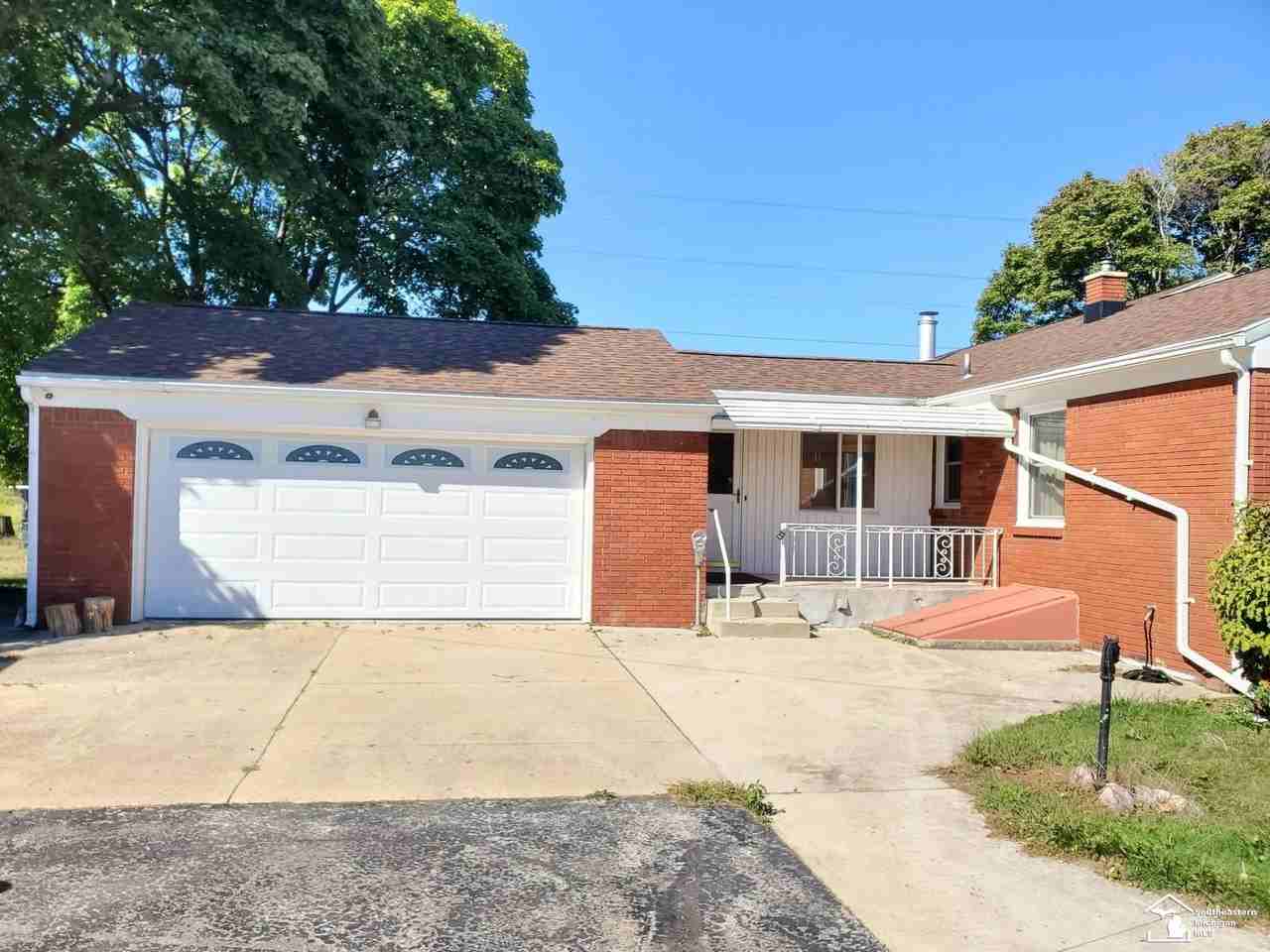 5889 E Albain Rd - Photo 3 of 12