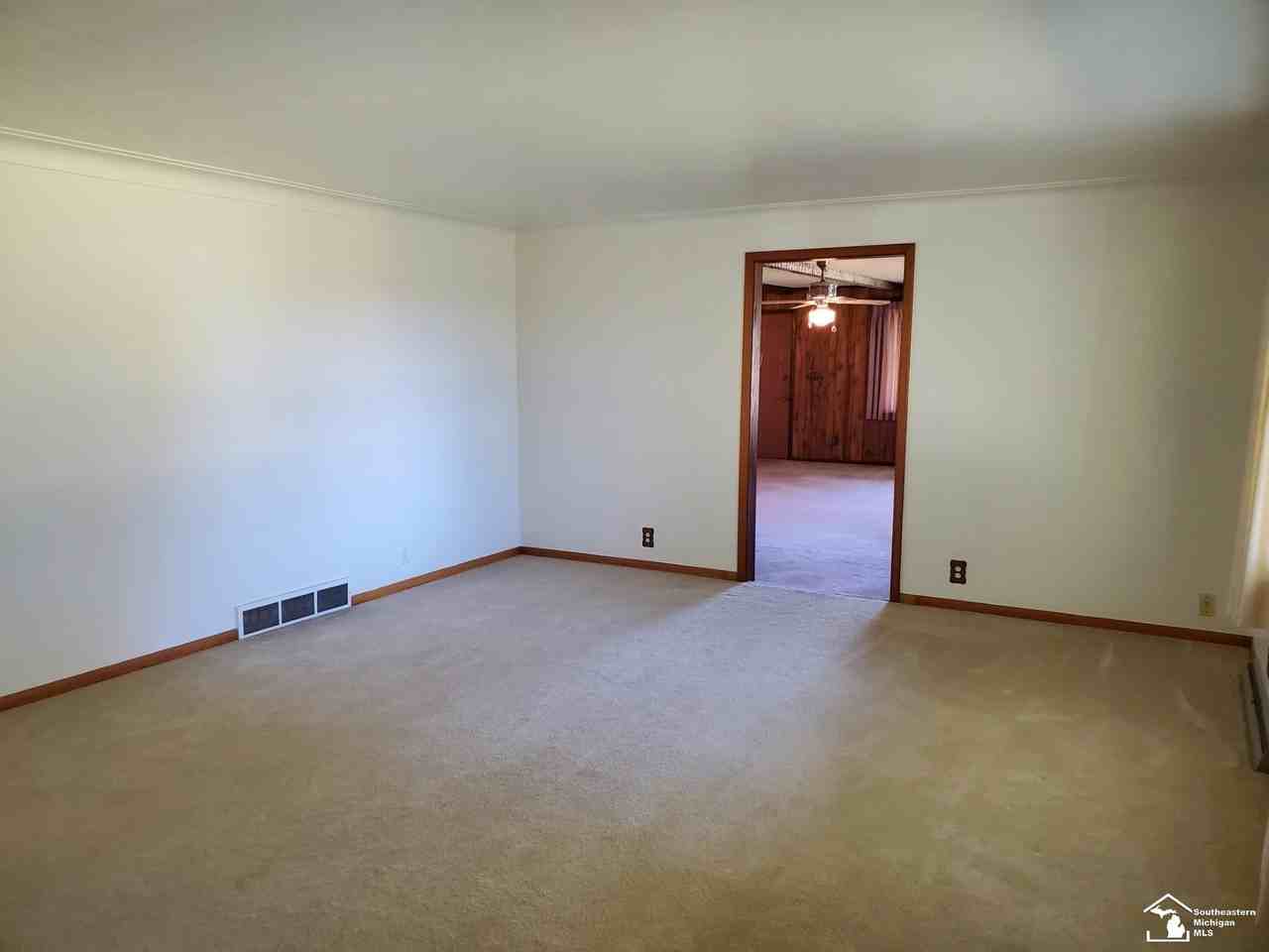 5889 E Albain Rd - Photo 6 of 12