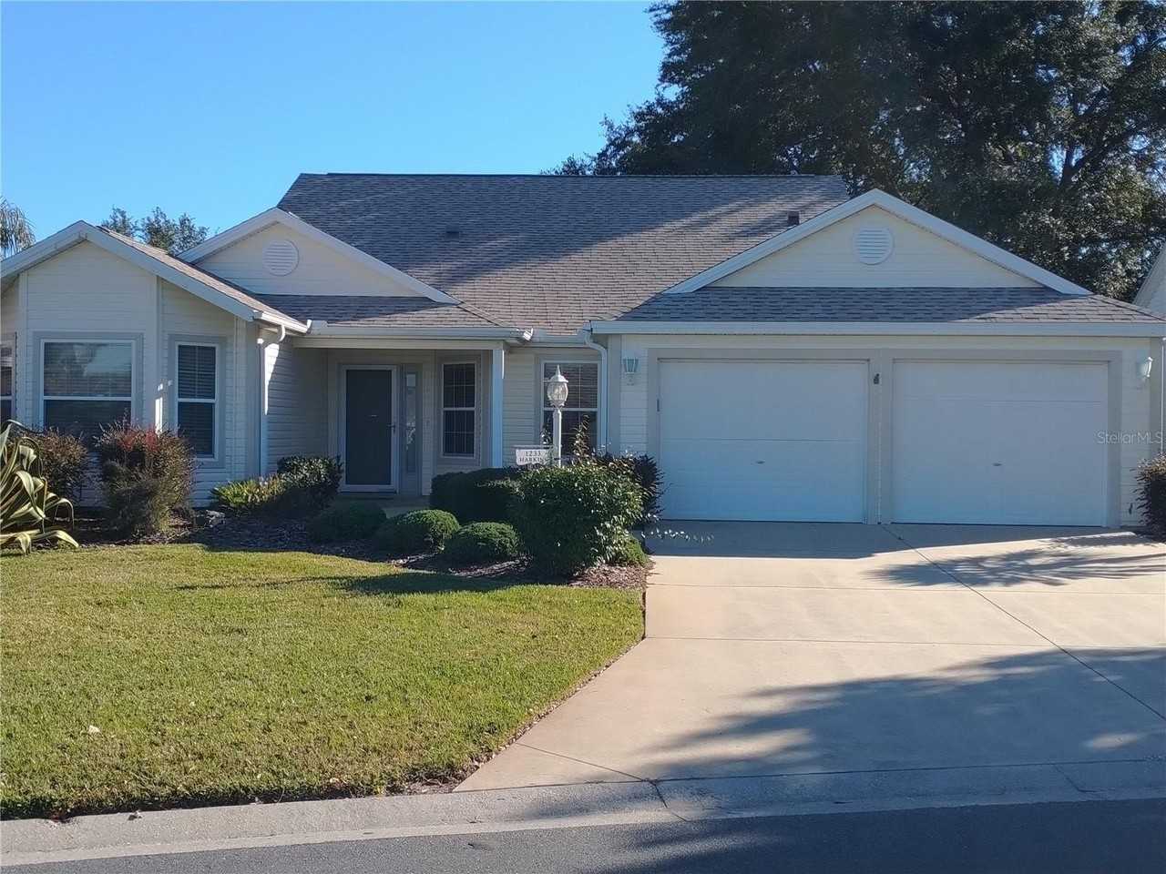1233 Oak Forest Dr - Photo 2 of 25
