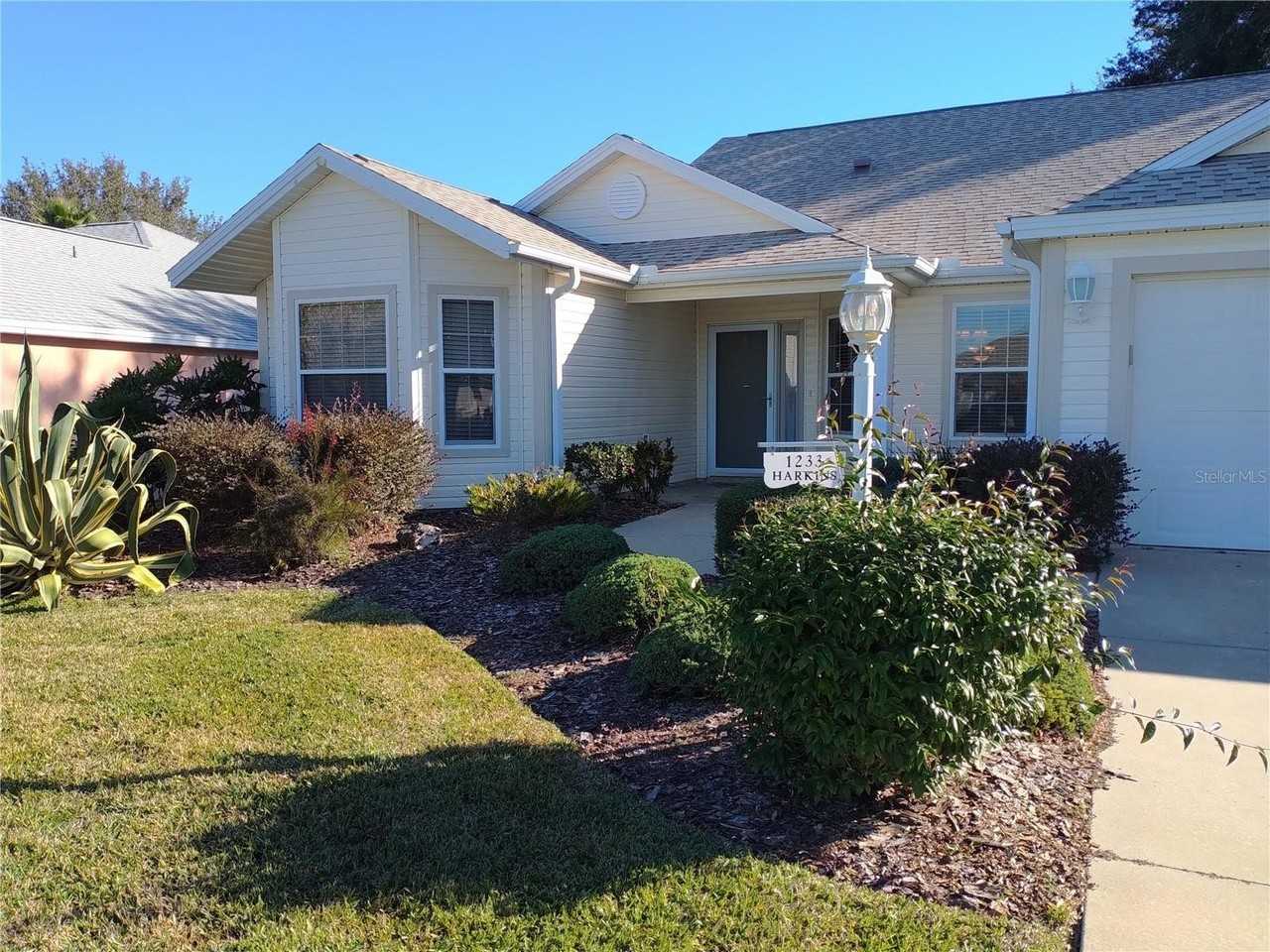 1233 Oak Forest Dr - Photo 3 of 25