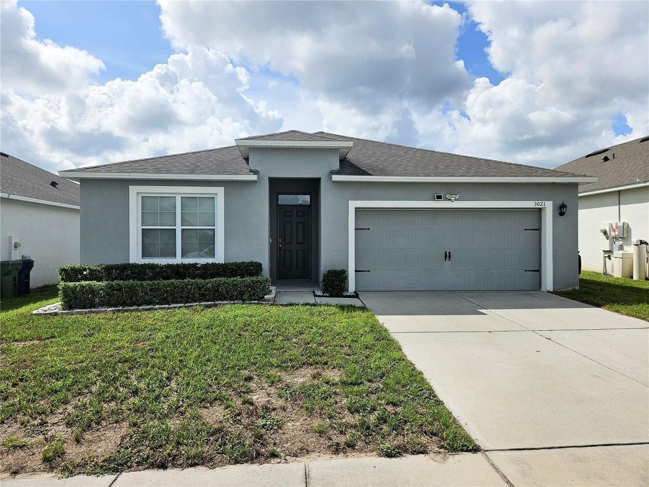 3021 Country Club Cir - Photo 2 of 36