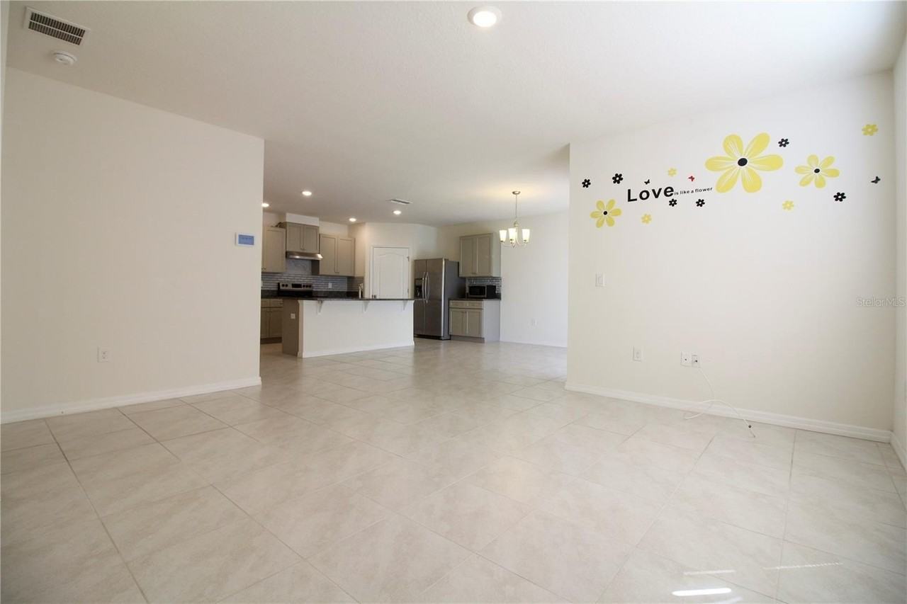 3021 Country Club Cir - Photo 7 of 36