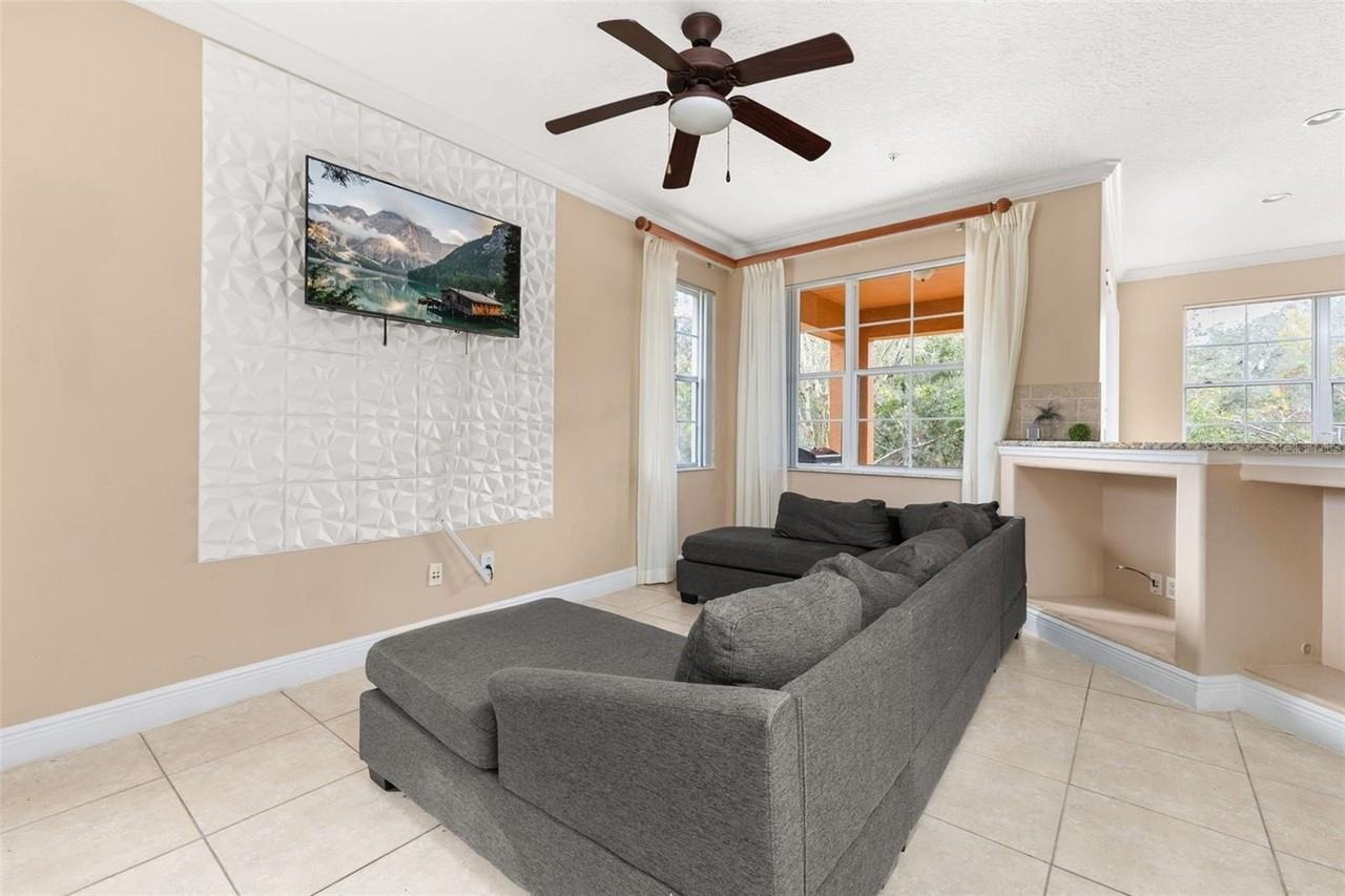 811 Assembly Ct - Photo 5 of 50