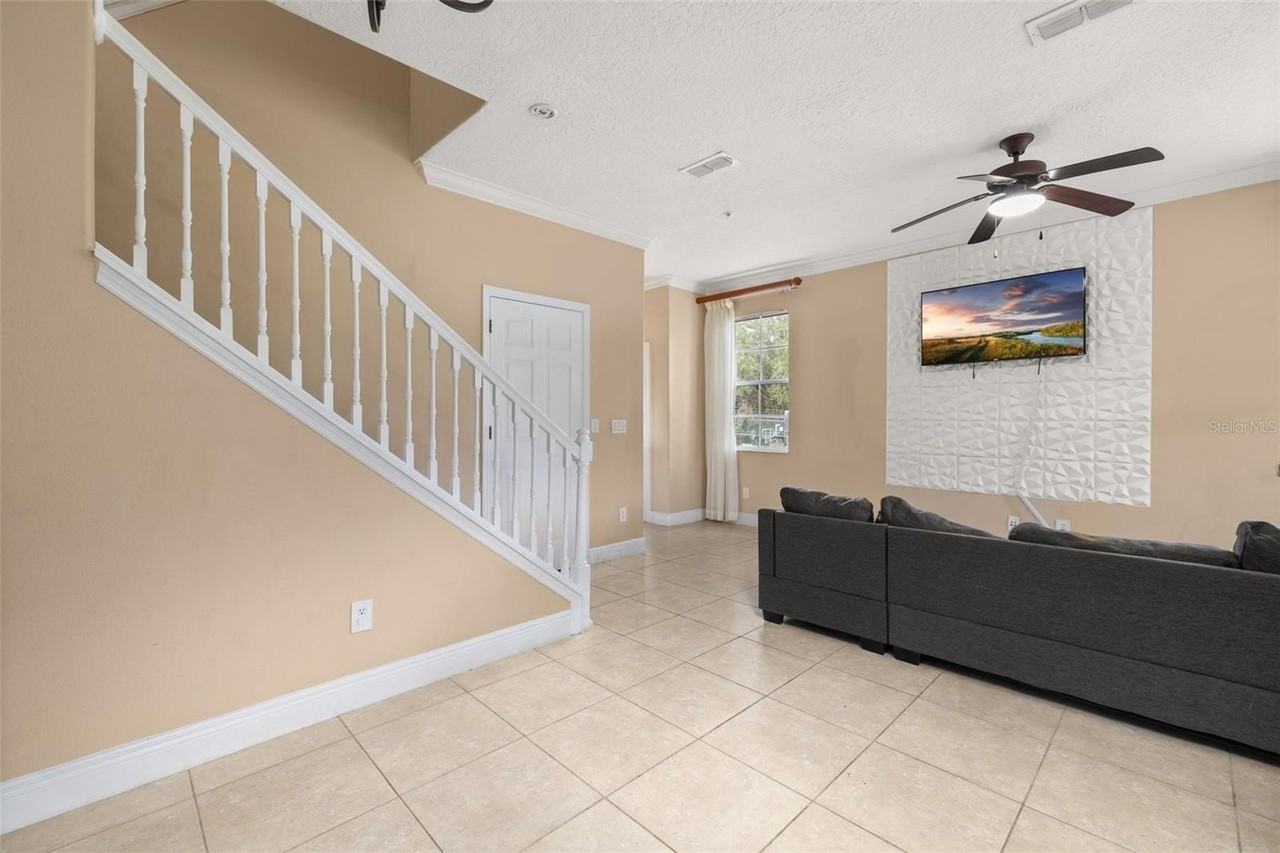 811 Assembly Ct - Photo 6 of 50