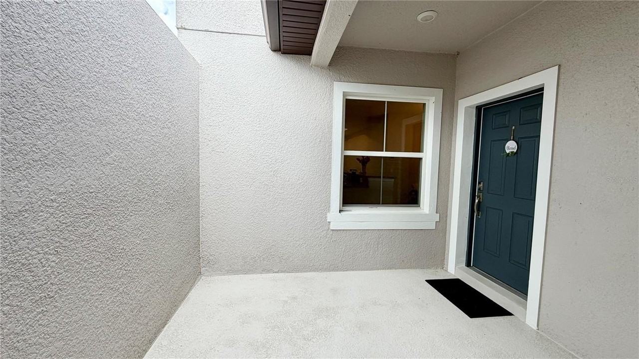 8540 Magnificent Ln - Photo 4 of 50