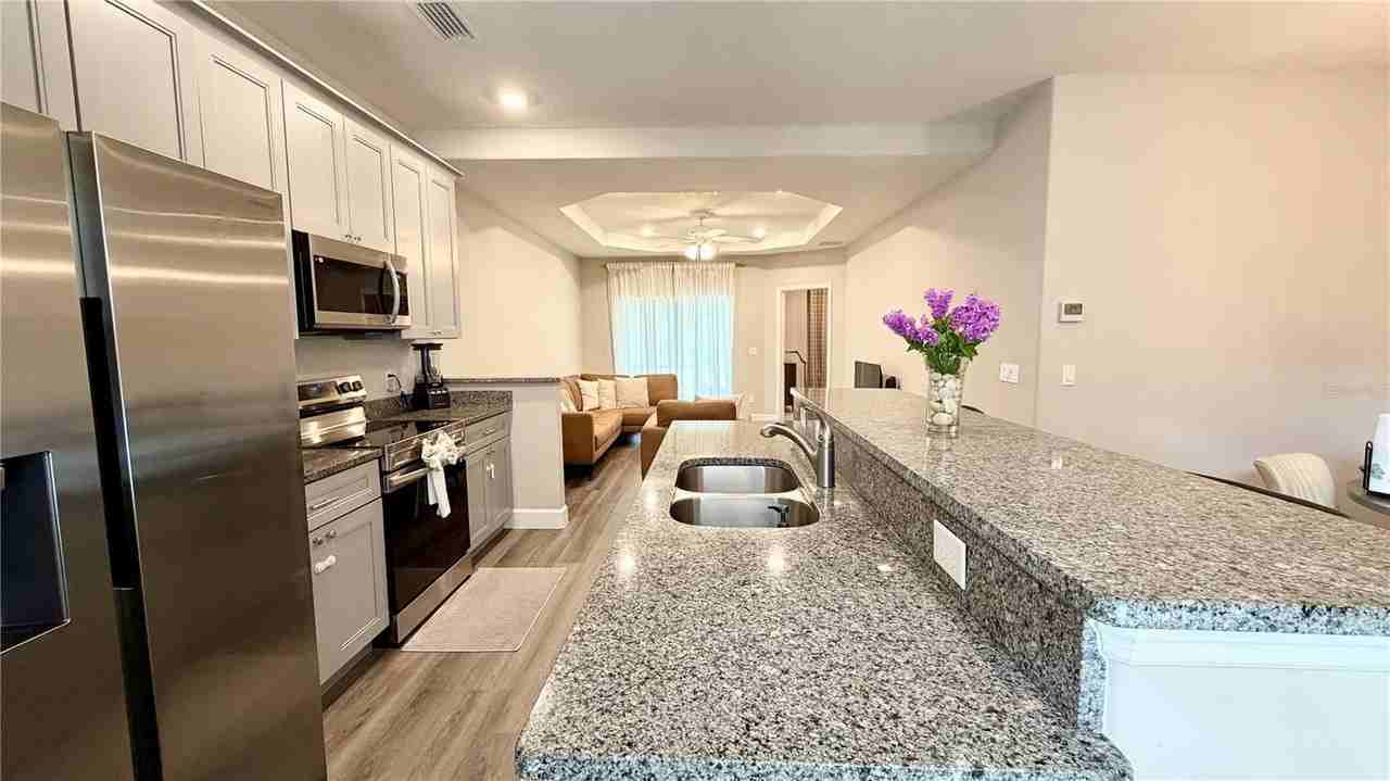 8540 Magnificent Ln - Photo 6 of 50