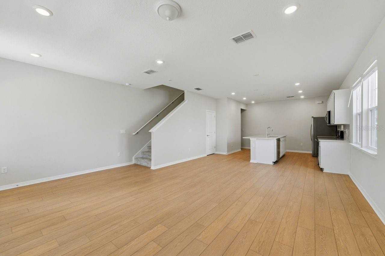 6254 Sunny Time Ave - Photo 4 of 25