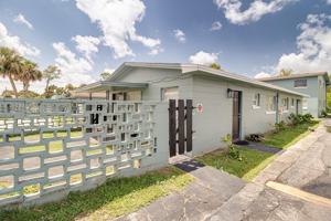 featured image of 1327 W Point Dr #A