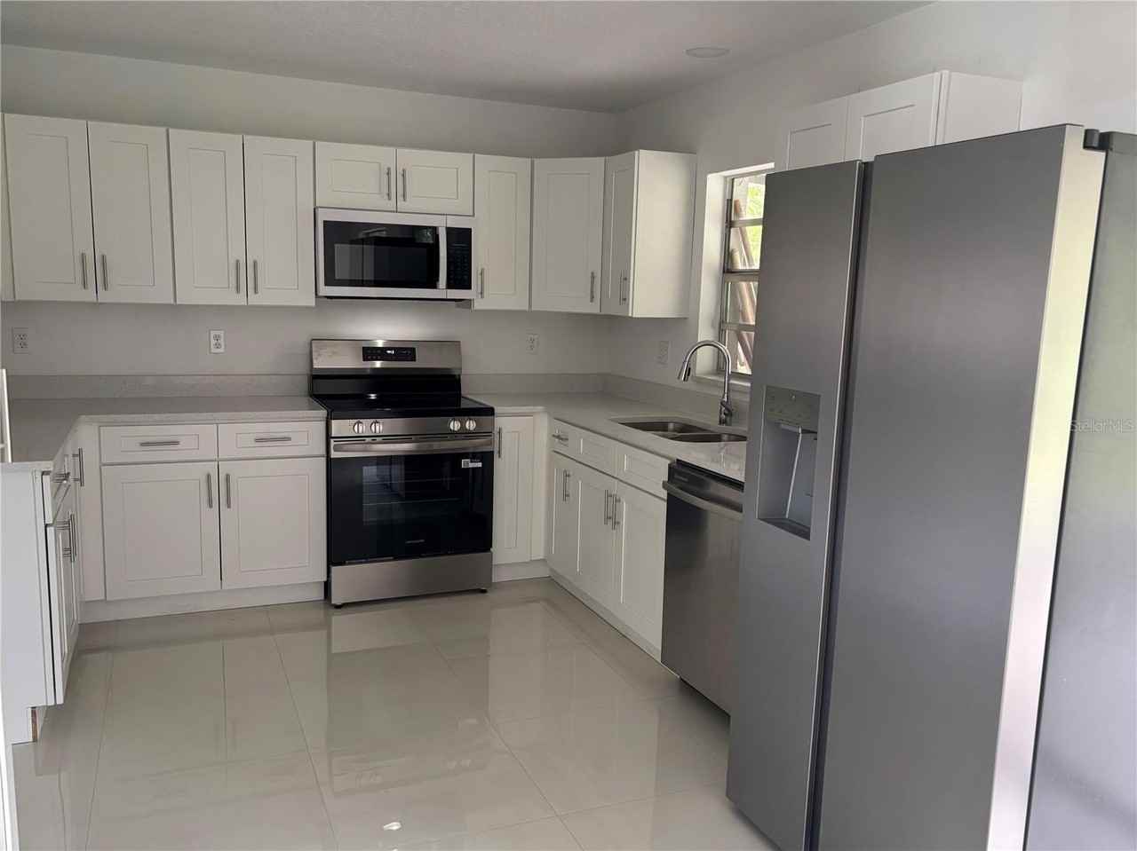 4080 Raney Rd - Photo 3 of 15