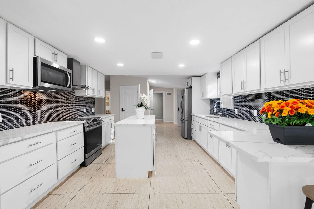 Lenox Ave - Photo 4 of 18