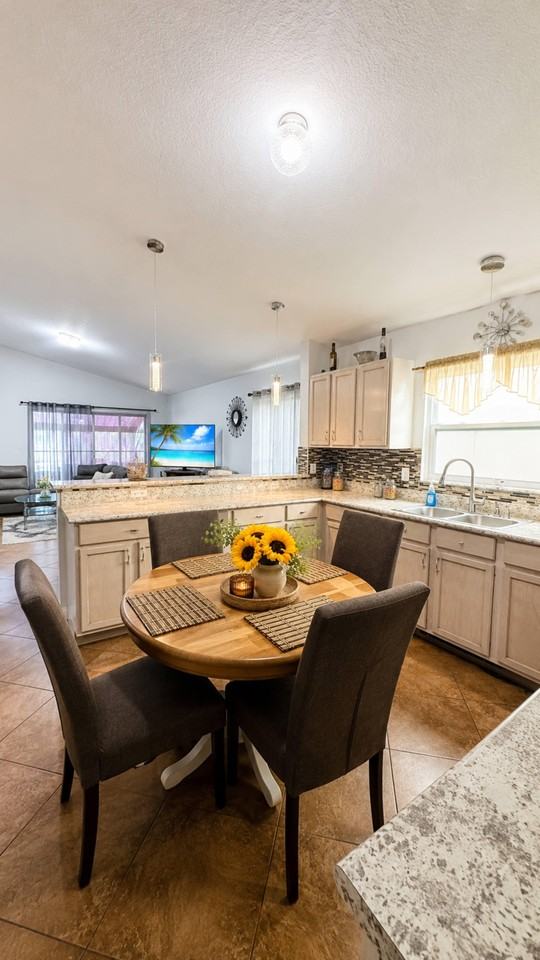 Coopers Hawk Ave - Photo 5 of 18