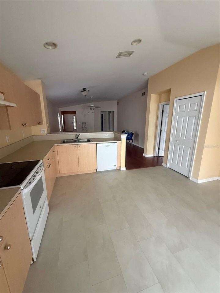 11422 Crestlake Village Dr - Photo 5 of 23
