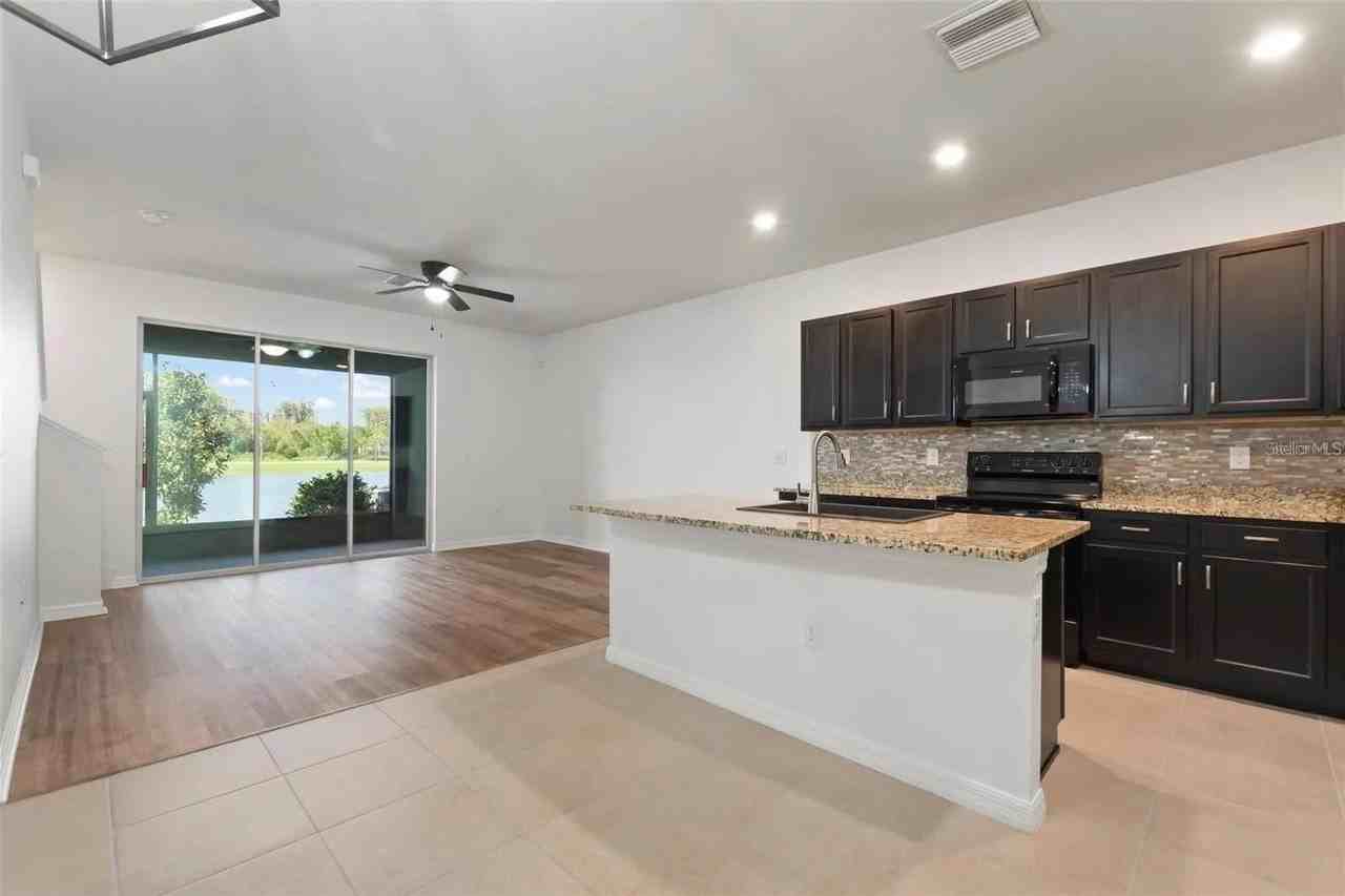 2879 Suncoast Blend Dr - Photo 6 of 36