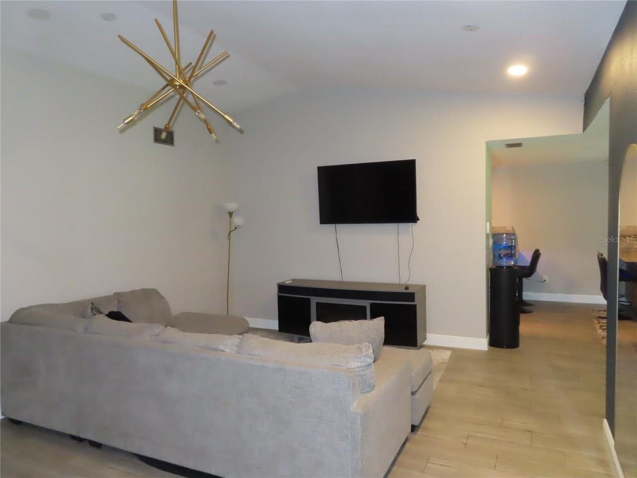 28524 Twinbrook Ln - Photo 4 of 20