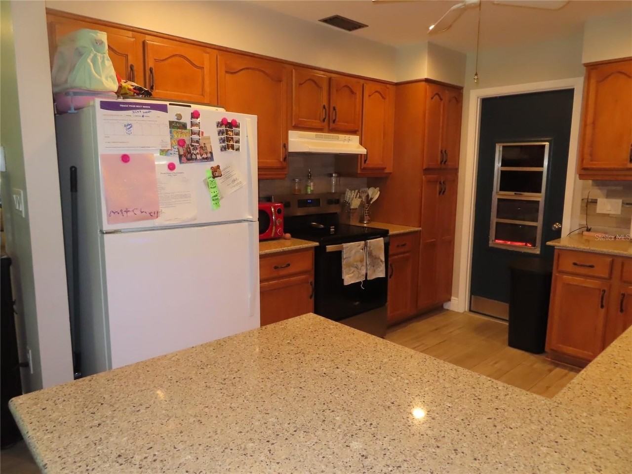 28524 Twinbrook Ln - Photo 7 of 20