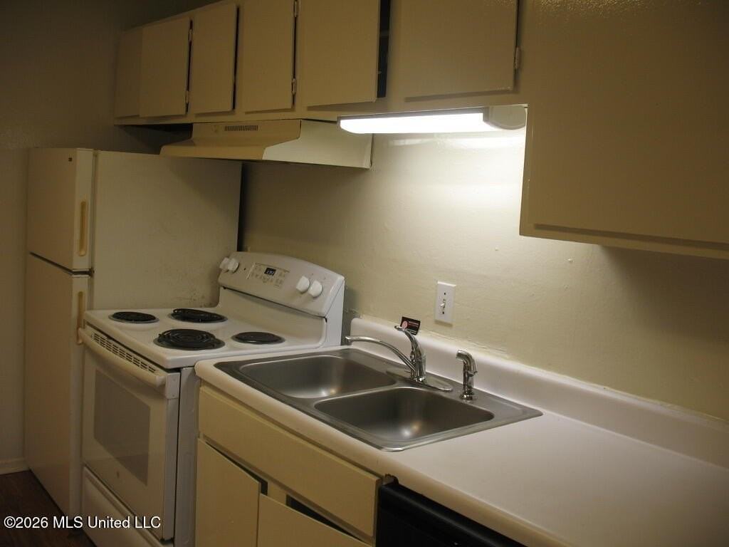 940 Bellevue Pl Apt 202 - Photo 6 of 14