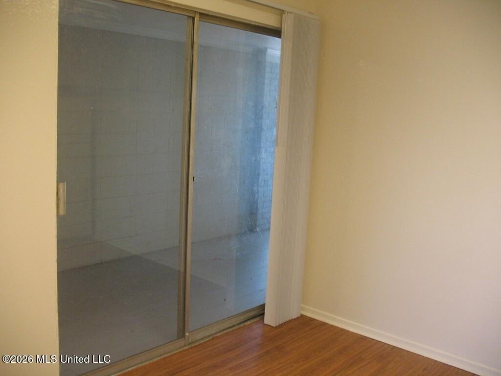 940 Bellevue Pl Apt 202 - Photo 7 of 14