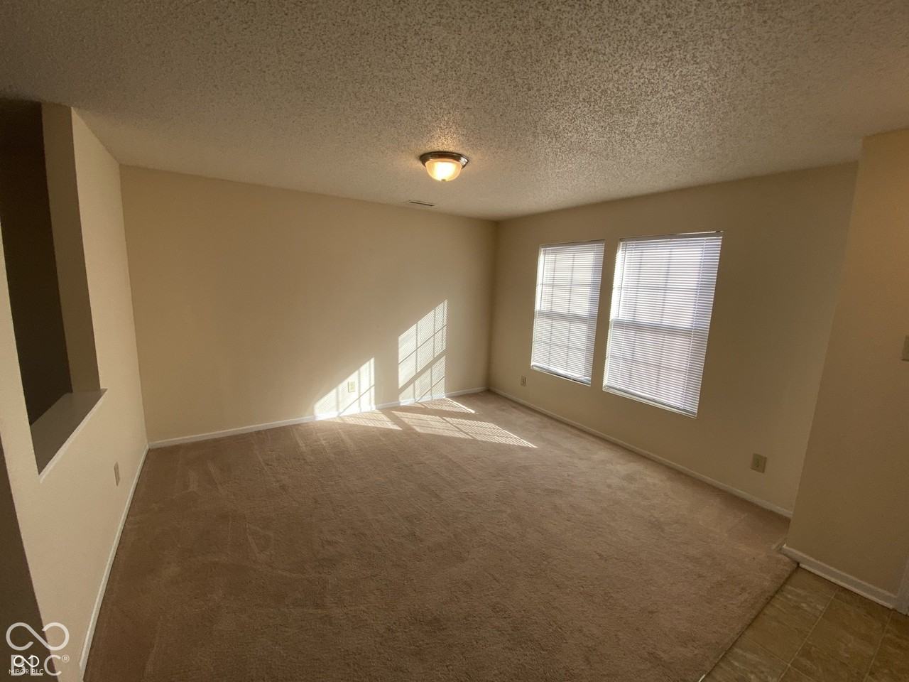 2836 Barnes Ct - Photo 2 of 19