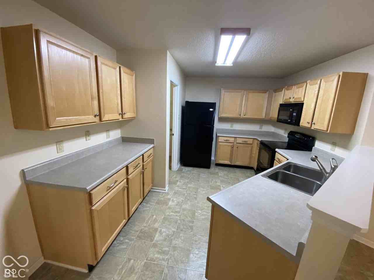 2836 Barnes Ct - Photo 4 of 19