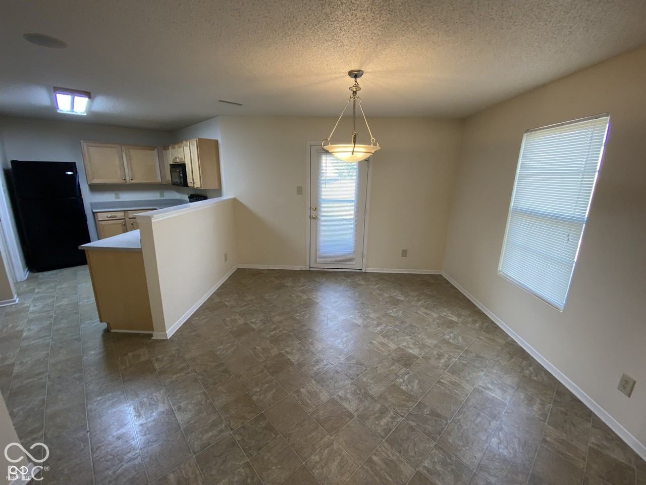 2836 Barnes Ct - Photo 5 of 19