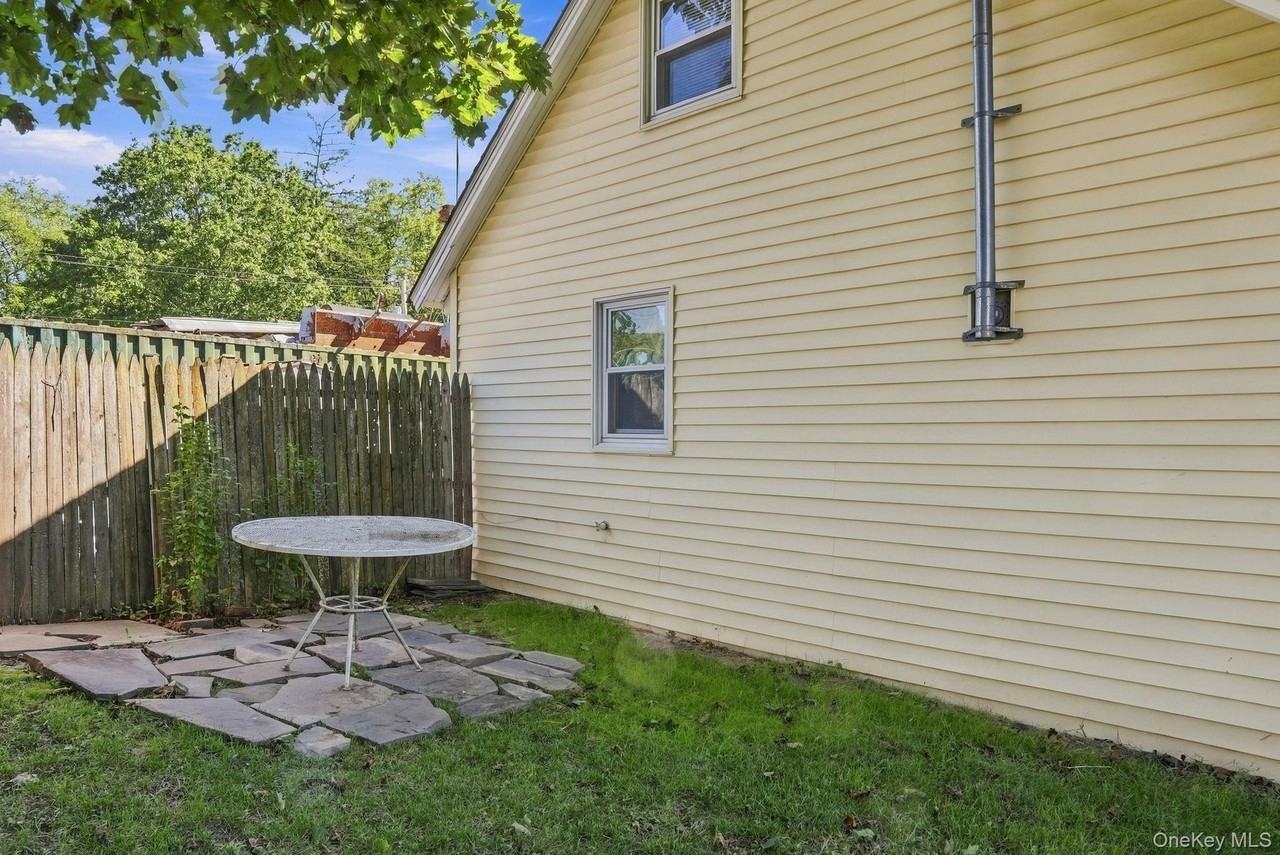 12 1/2 Schultz St #3 - Photo 5 of 20