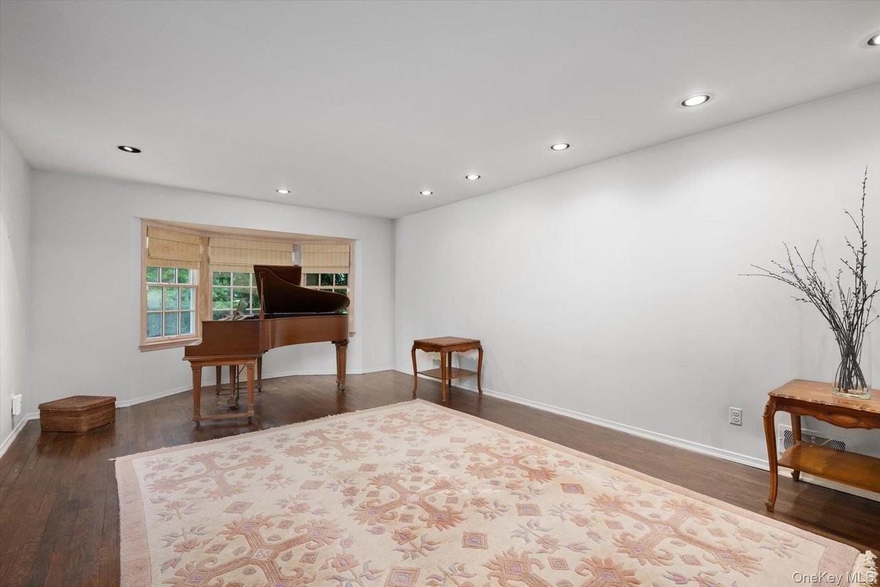 8 Flamingo Rd N - Photo 5 of 21