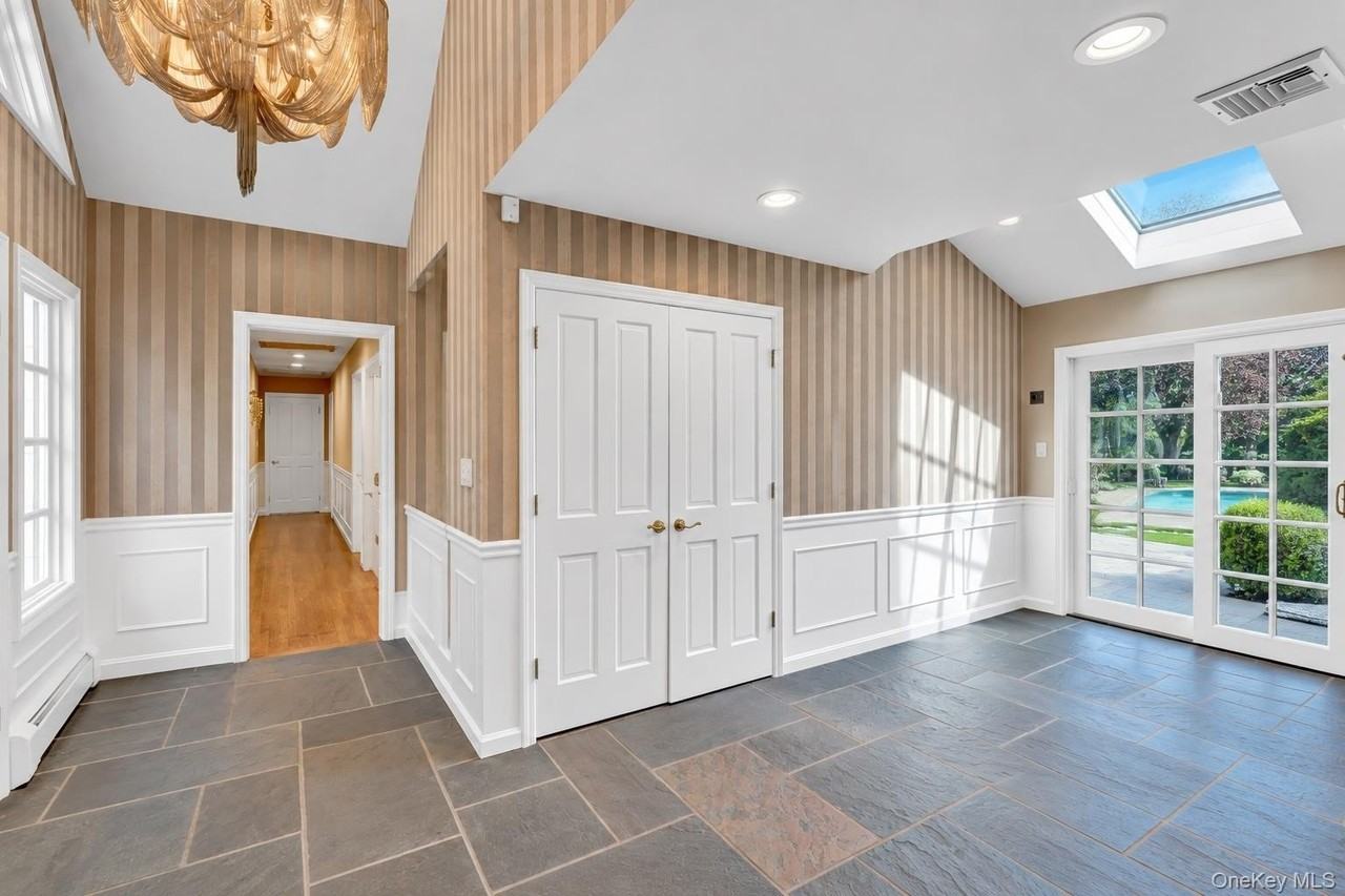 14 Horse Hill Rd - Photo 5 of 38