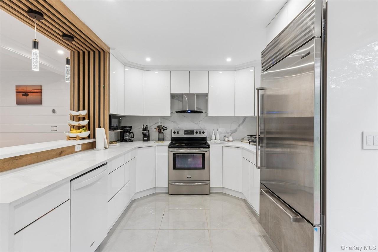 15 Hawthorne St - Photo 7 of 33