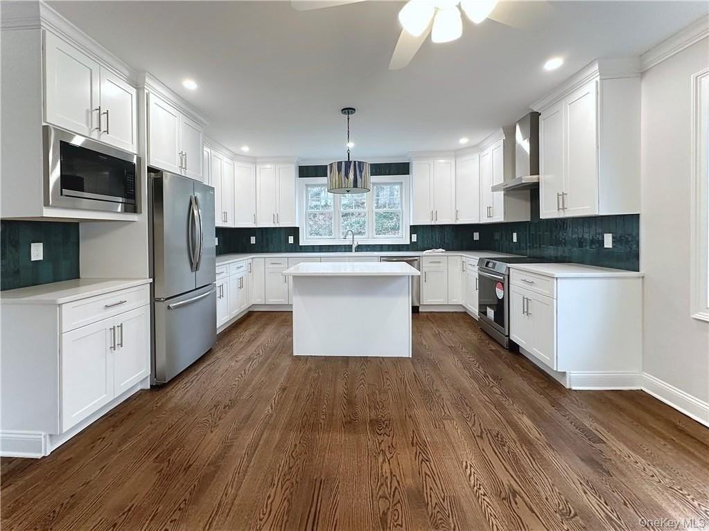 32 General Heath Ave - Photo 2 of 15
