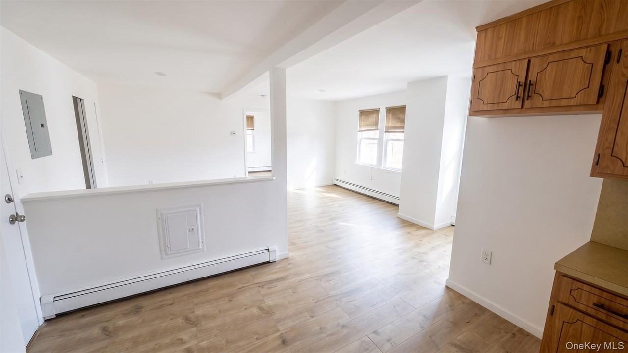 480 Westbury Ave #1 - Photo 4 of 10