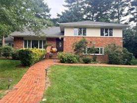 40 Pool Dr - Photo 1 of 1