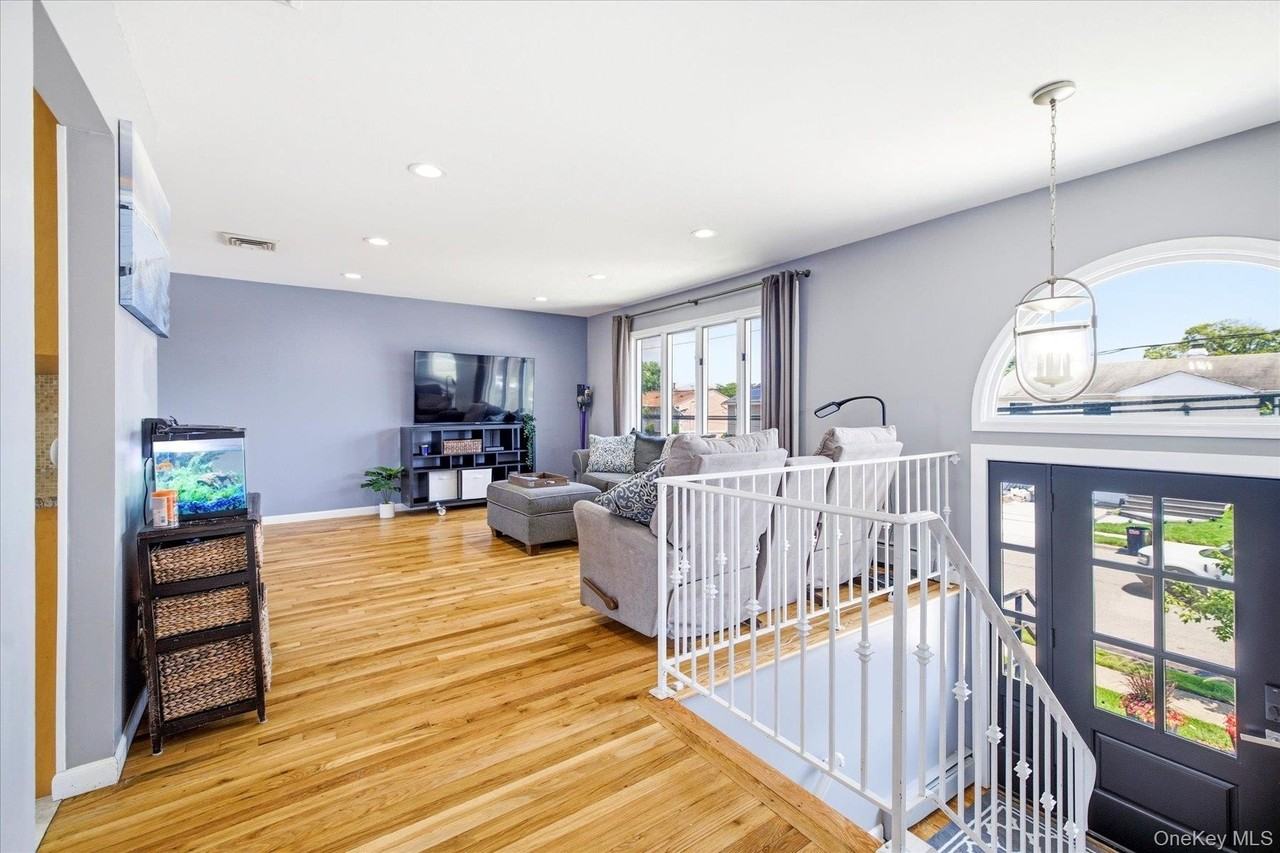 3784 Carrel Blvd - Photo 7 of 32