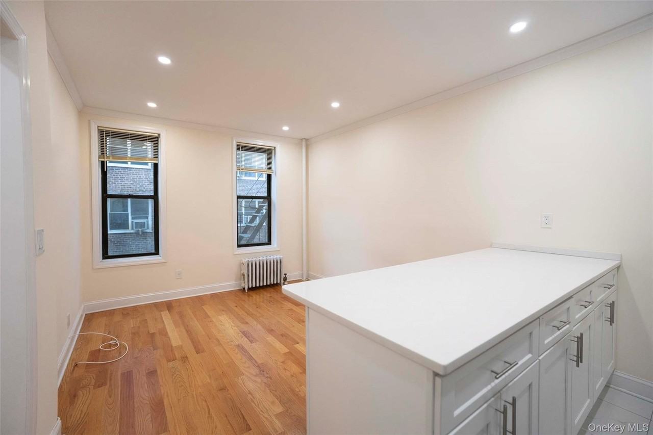8352 Talbot St #3E - Photo 6 of 13