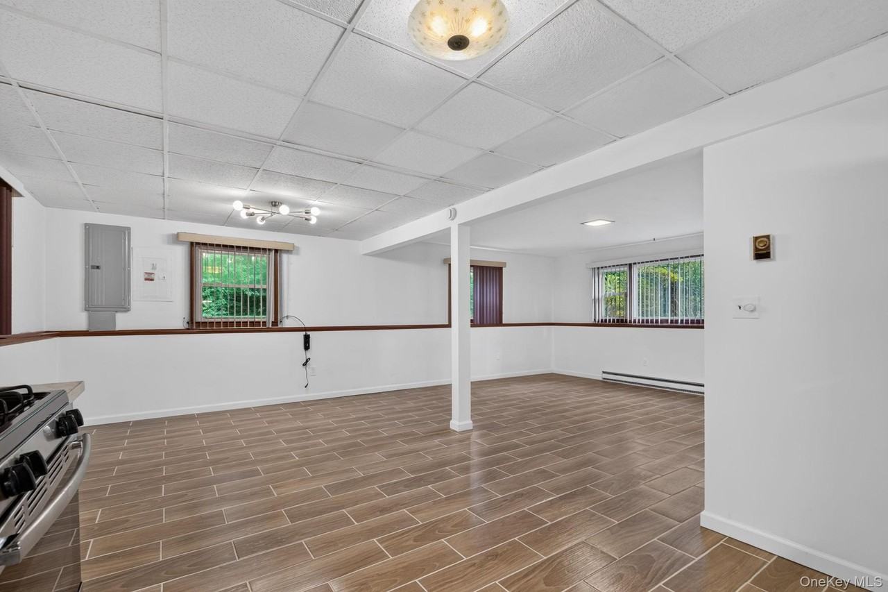 155 Stoneleigh Ave - Photo 2 of 34