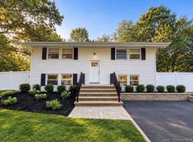 featured image of 26 Cabin Ln