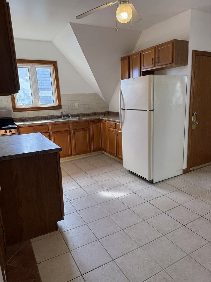 207 Middle St #3 - Photo 2 of 12