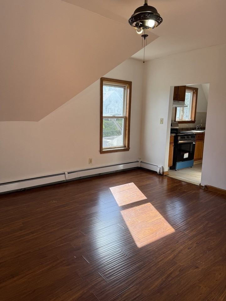 207 Middle St #3 - Photo 4 of 12