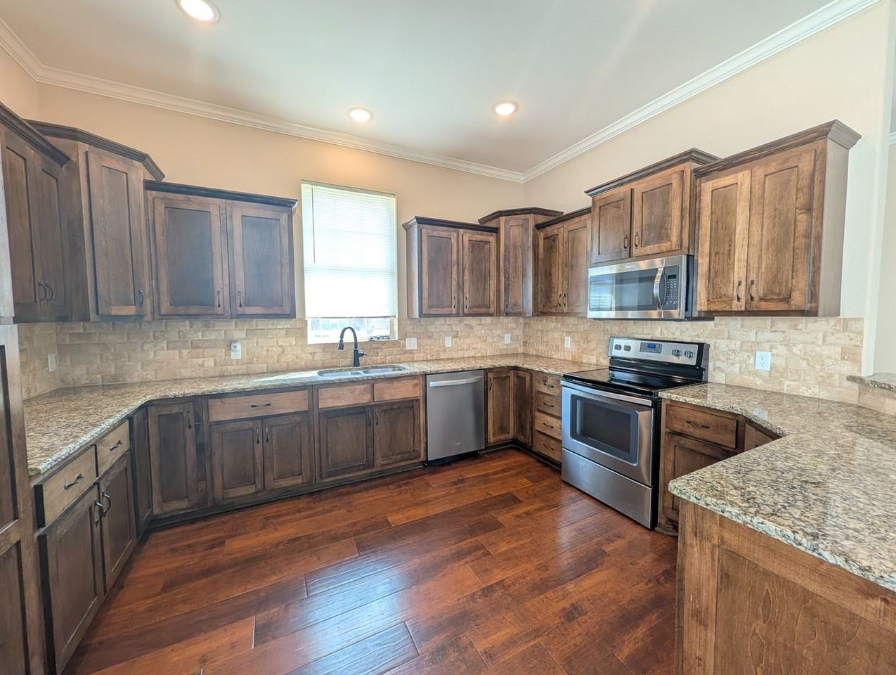 3 Fernwood Dr - Photo 2 of 17