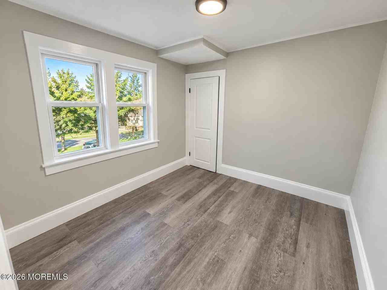 209 De Witt Ave #1 - Photo 3 of 7