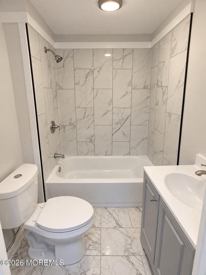 209 De Witt Ave #1 - Photo 6 of 7